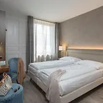 Hotel Du Theatre, Boutique 3*