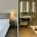 Du Theatre, Boutique 3*