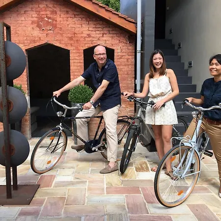 Du Theatre, Boutique 3*