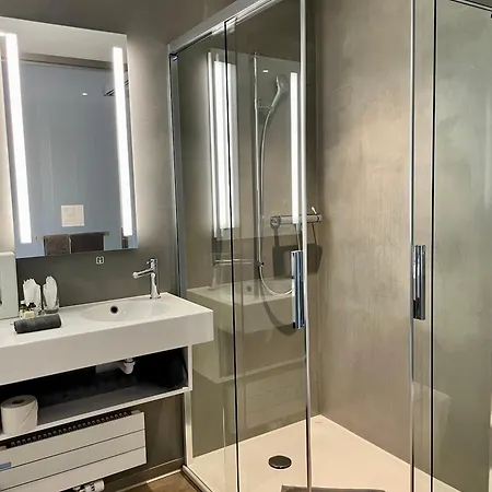 Du Theatre, Boutique Hotell