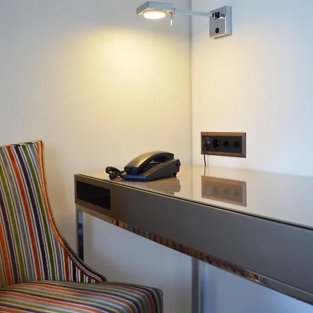 Du Théâtre, Boutique