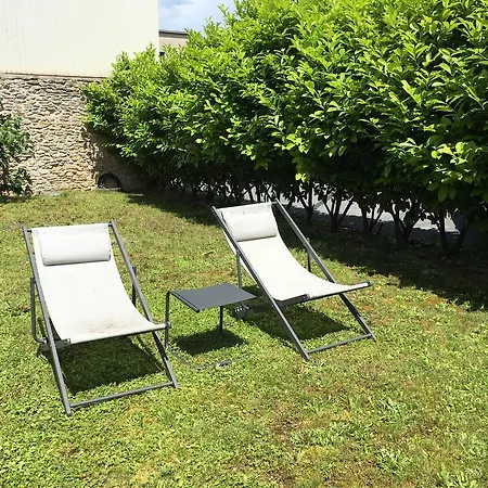 Du Théâtre, Boutique 3*