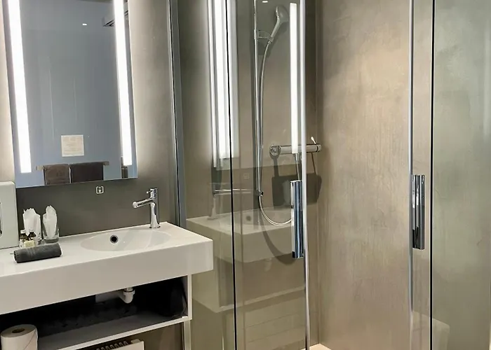 Du Theatre, Boutique Hotel