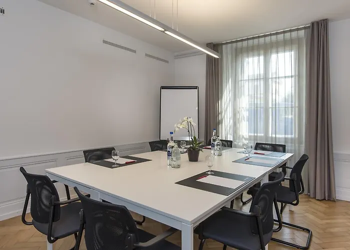 Du Theatre, Boutique