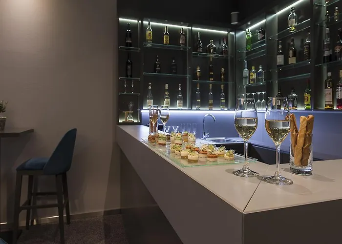 Du Theatre, Boutique 3*