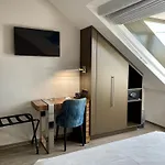 Hotel Du Theatre, Boutique