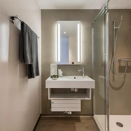Du Theatre, Boutique מלון 3*