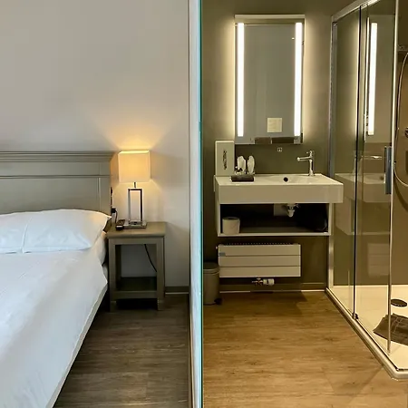 Du Theatre, Boutique 3*