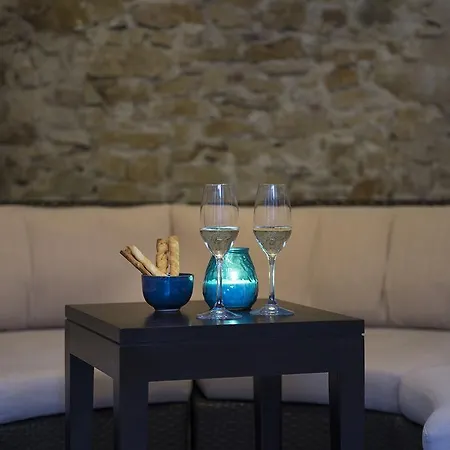 Du Theatre, Boutique 3* איוורדון לה באן